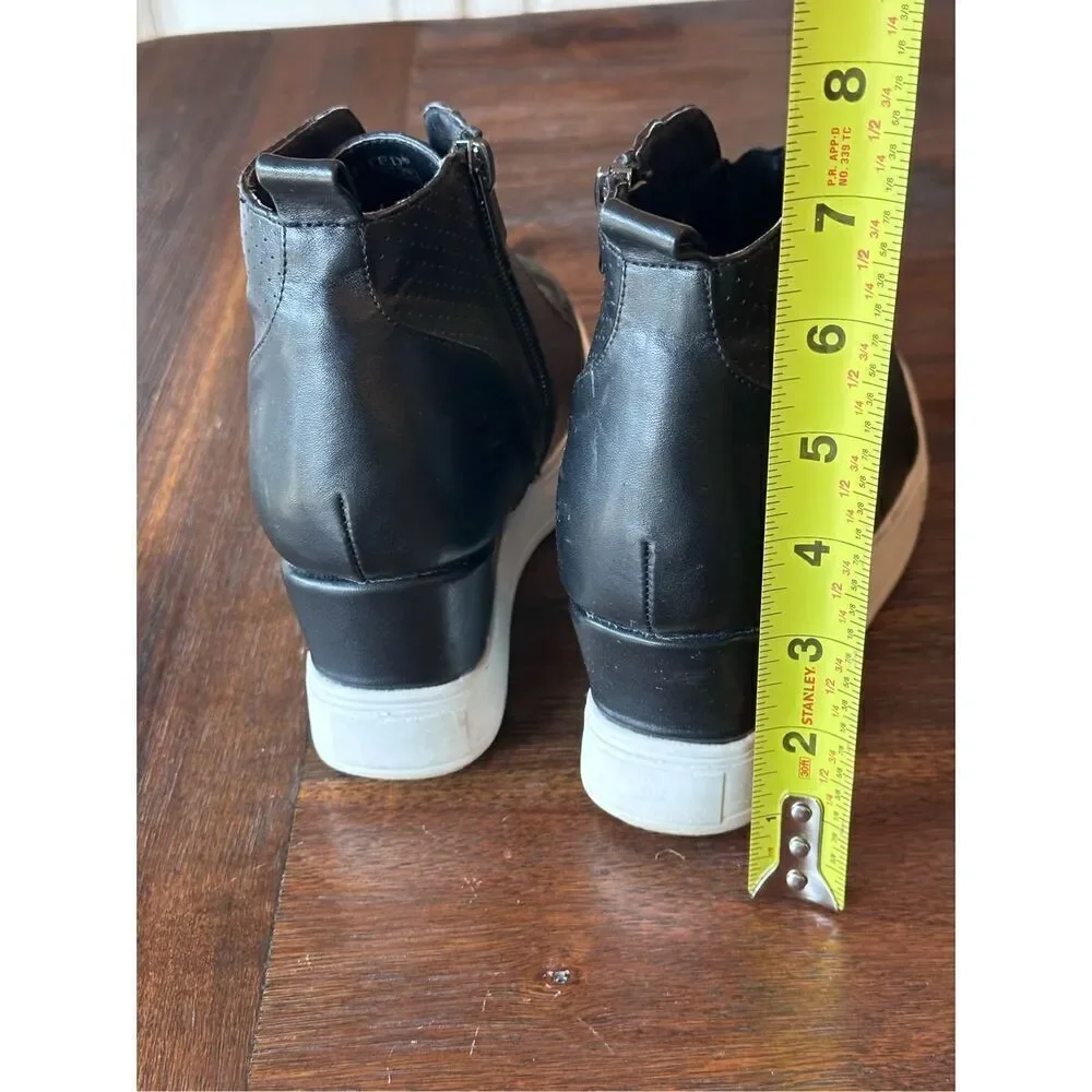 Wanted Womens Black heeled wedge ankle bootie